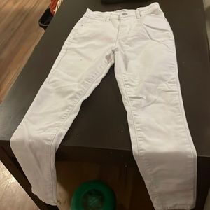 White skinny jeans. Stretchy white skinny jeans